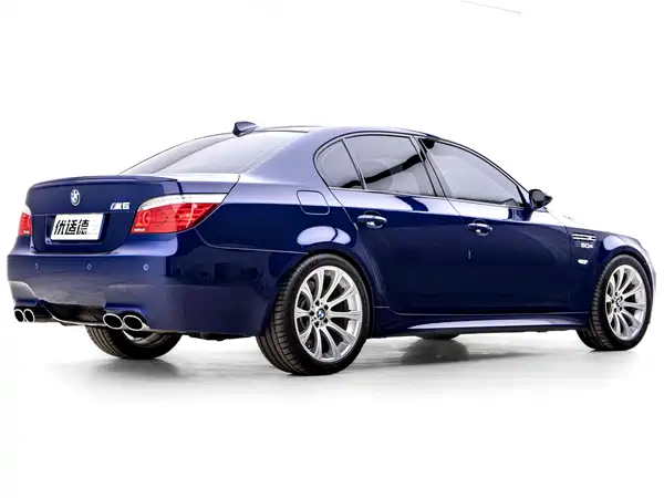 BMW M5 2005