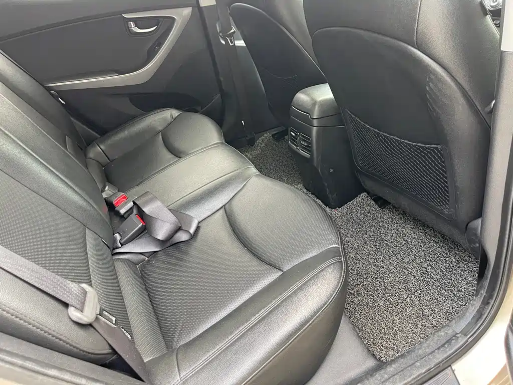 Hyundai Elantra Langdong 2016 — фото 15