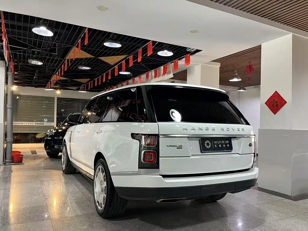 Land Rover Range Rover 2021 — фото 16