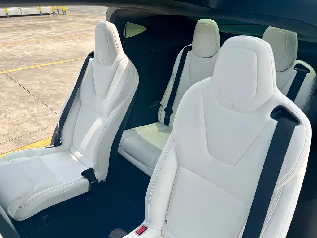 Tesla Model X 2017 — фото 17