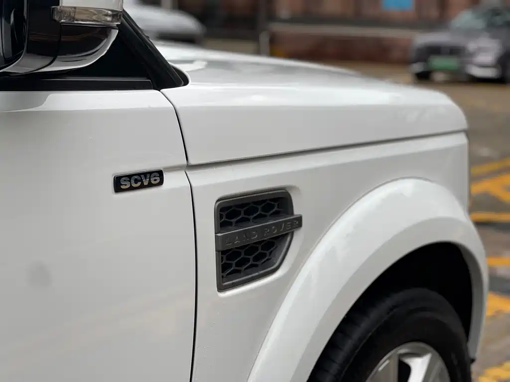 Land Rover Discovery 2014 — фото 17