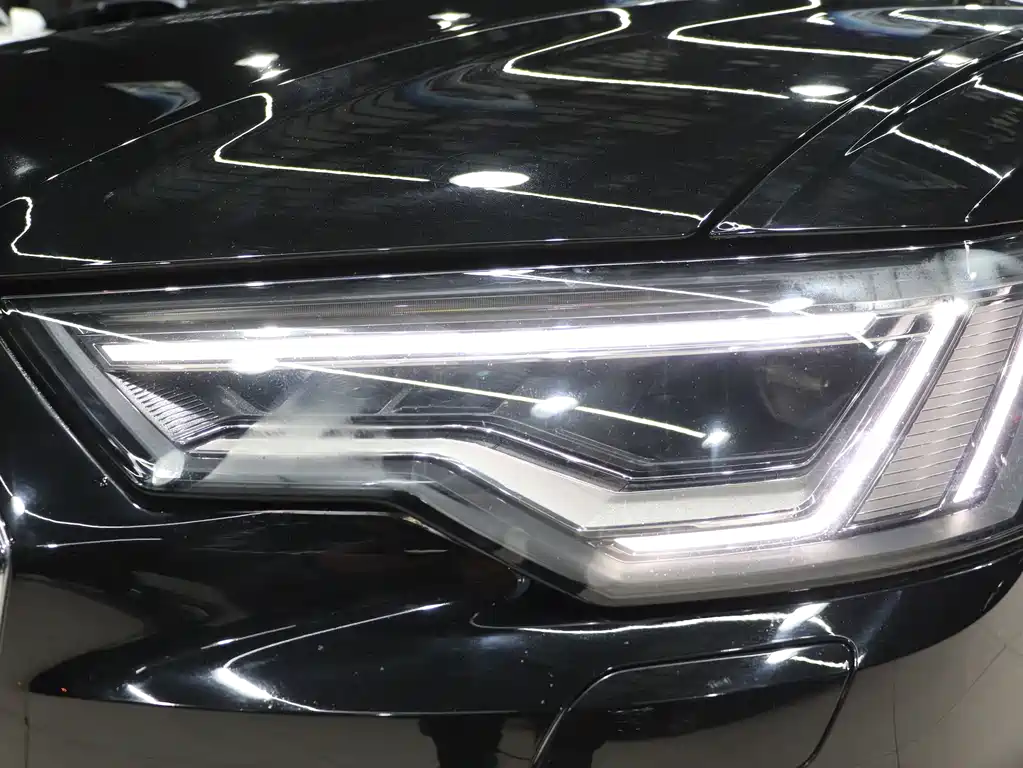 Audi A6L New Energy 2021 — фото 13