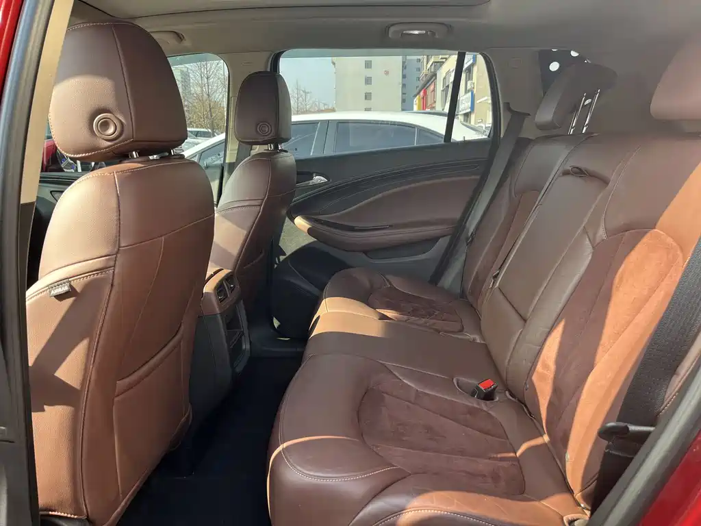Buick Envision Plus 2017 — фото 11