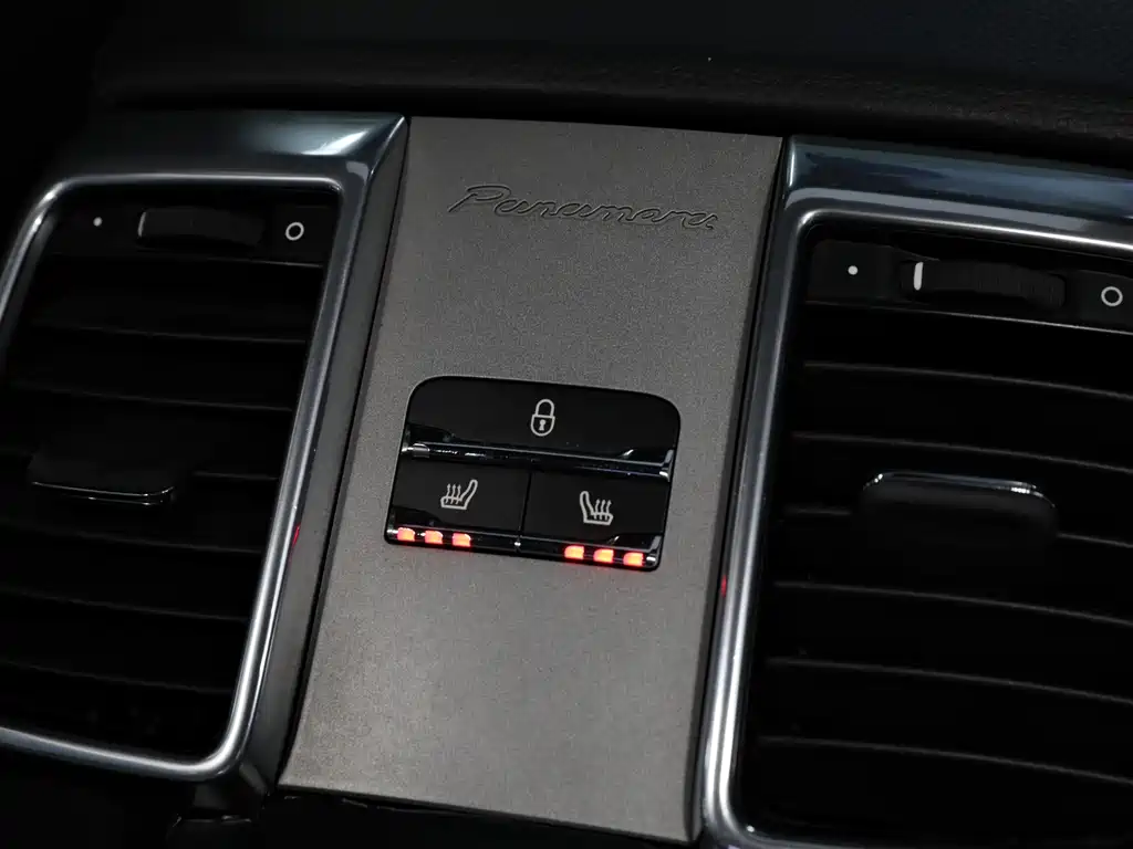 Porsche Panamera 2012 — фото 19