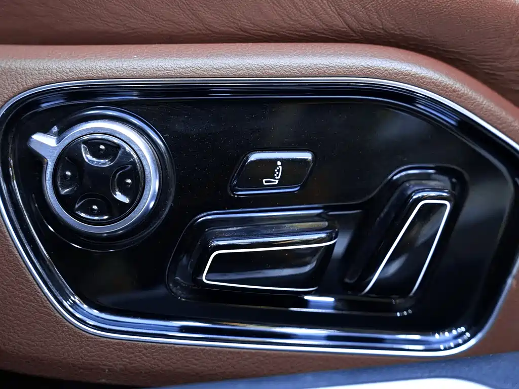 Audi A8 2016 — фото 20