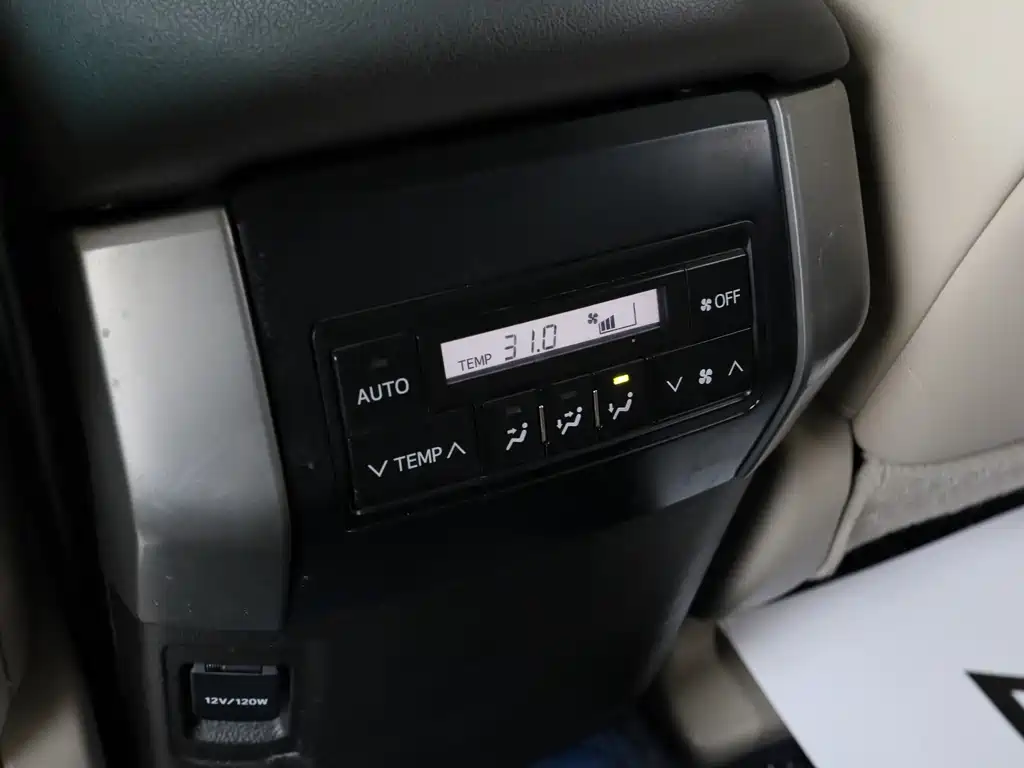 Toyota Prado 2013 — фото 17