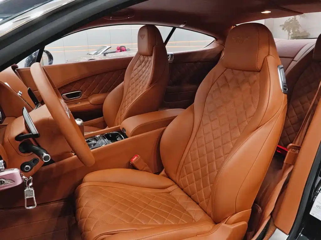 Bentley Continental 2018 — фото 10