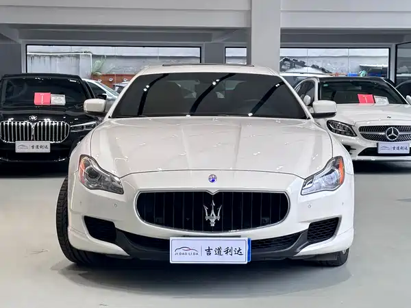 Maserati Quattroporte 2013