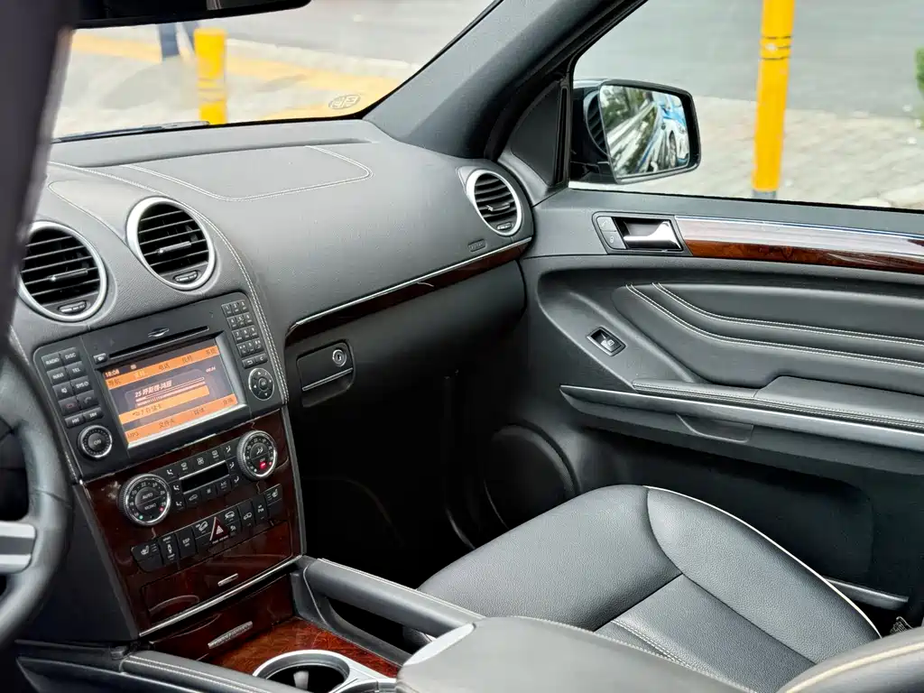 Mercedes-Benz M-Class 2011 — фото 13