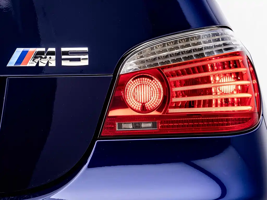 BMW M5 2006 — фото 8