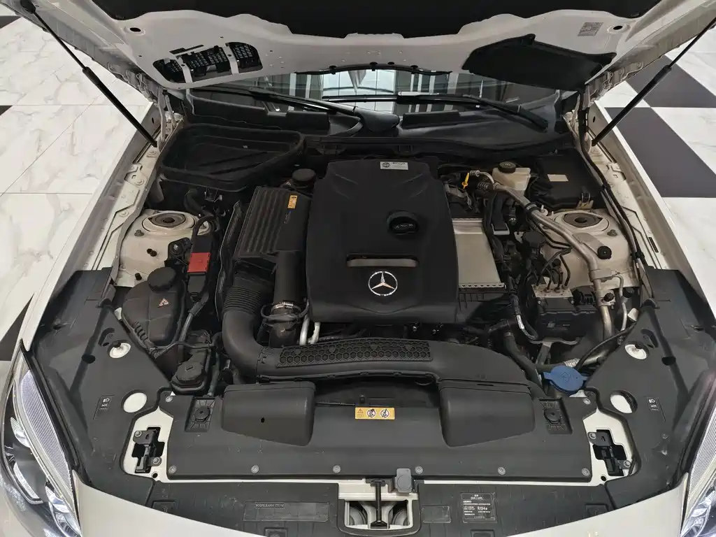 Mercedes-Benz SLC 2018 — фото 22