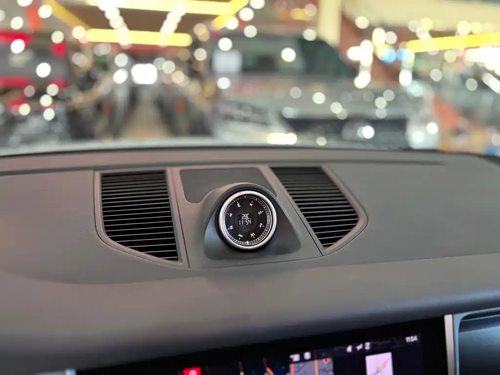 Porsche Macan 2020 — фото 14
