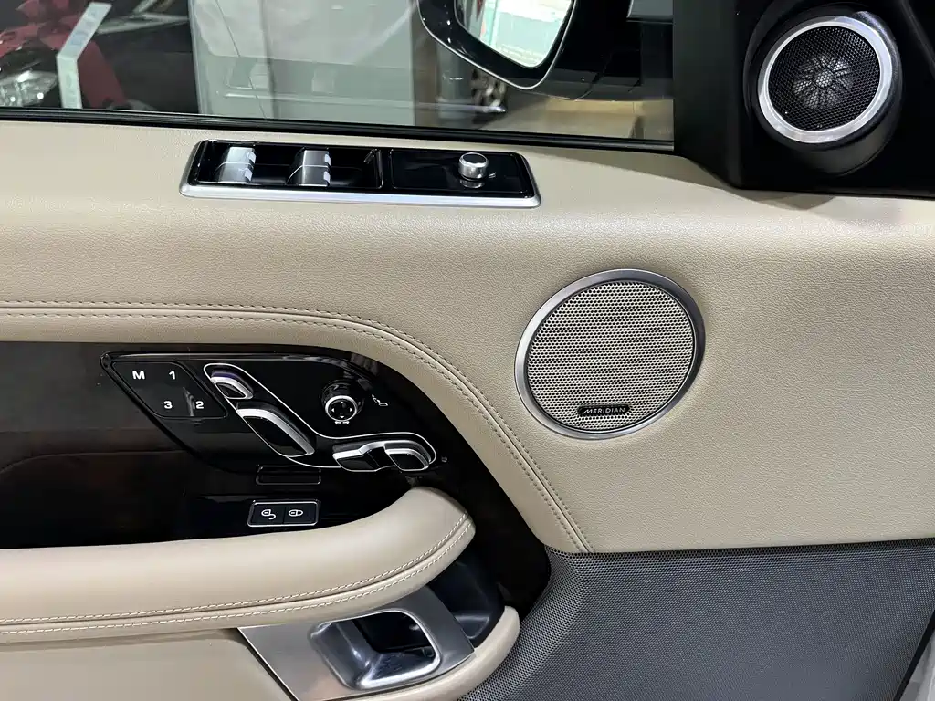Land Rover Range Rover 2021 — фото 15