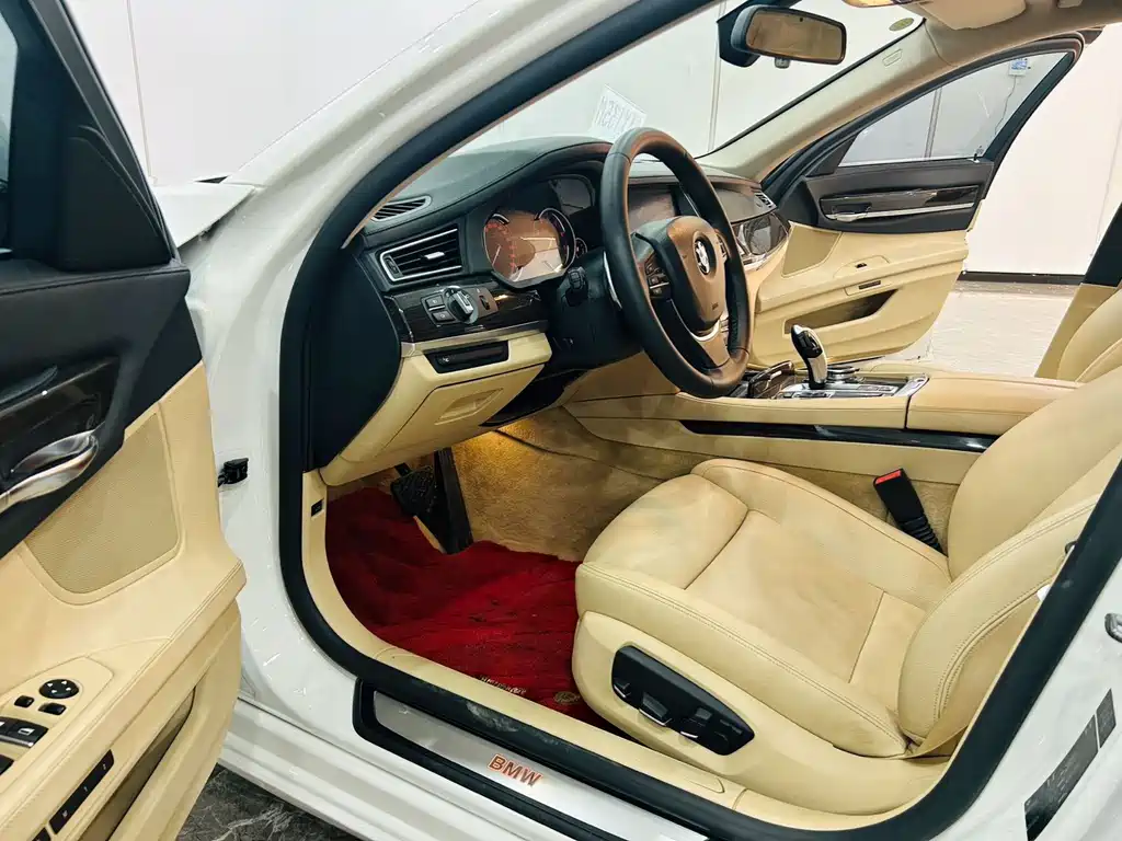 BMW 7 Series 2015 — фото 8