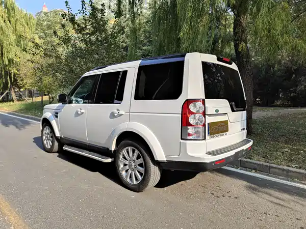 Land Rover Discovery 2012