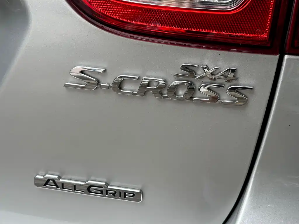 Suzuki S-Cross 2014 — фото 12