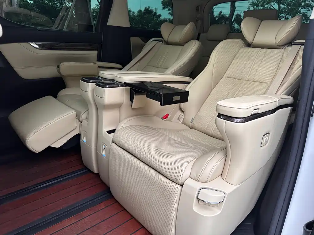 Toyota Alphard 2021 — фото 15