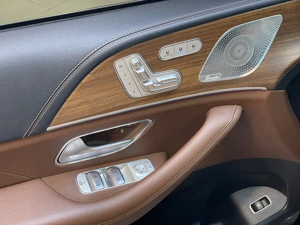 Mercedes-Benz GLS 2024 — фото 30
