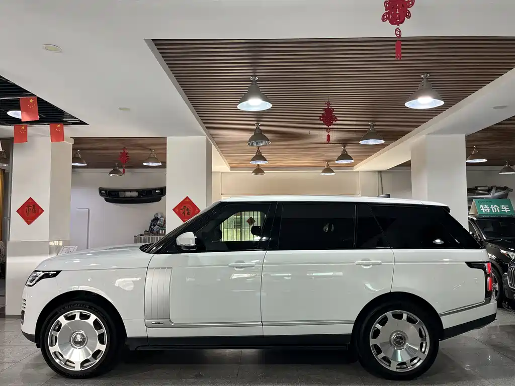 Land Rover Range Rover 2021 — фото 19