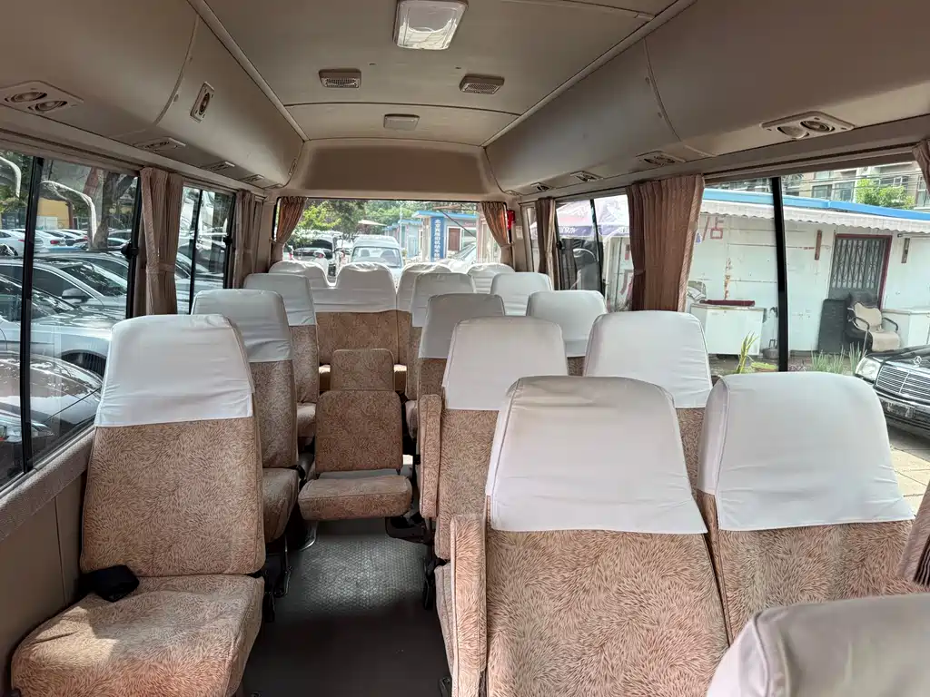 Toyota Coaster 2011 — фото 21