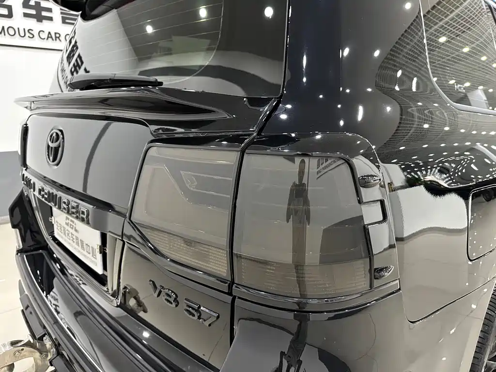 Toyota Land Cruiser 2020 — фото 24