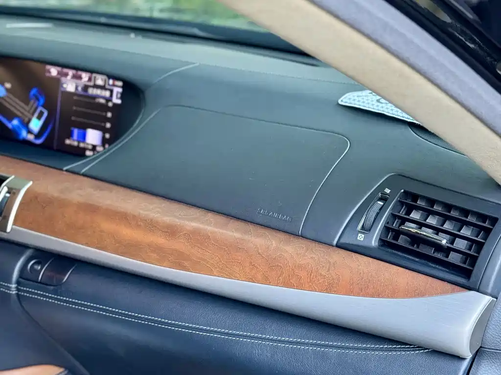 Lexus LS 2013 — фото 28