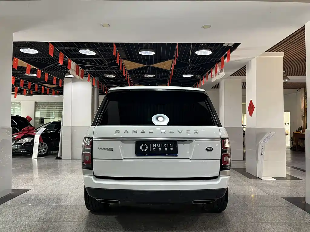 Land Rover Range Rover 2021 — фото 17