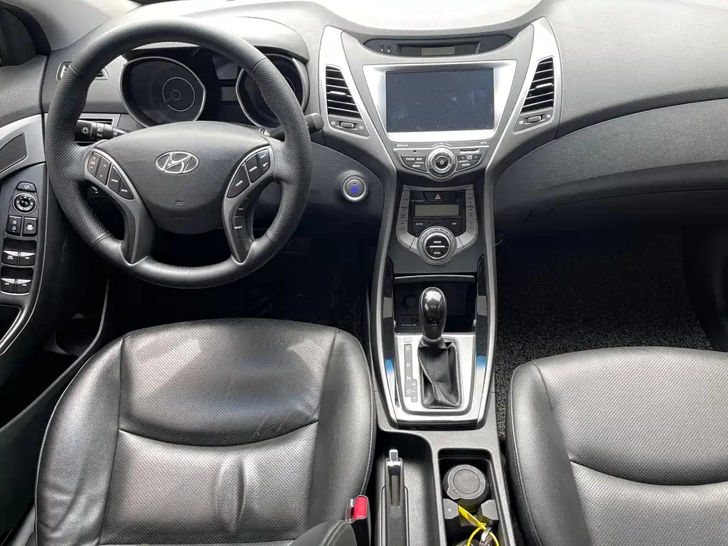 Hyundai Elantra Langdong 2016 — фото 11