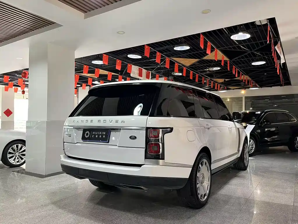 Land Rover Range Rover 2021 — фото 18