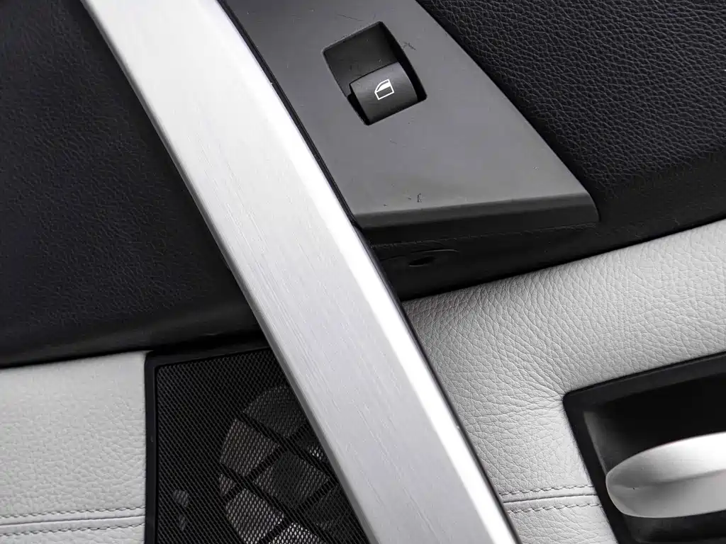BMW M5 2006 — фото 15