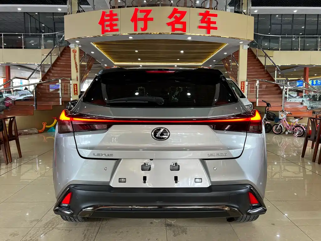 Lexus UX 2019 — фото 5