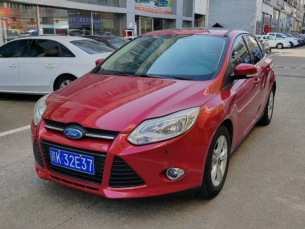 Ford Focus 2013 — фото 1