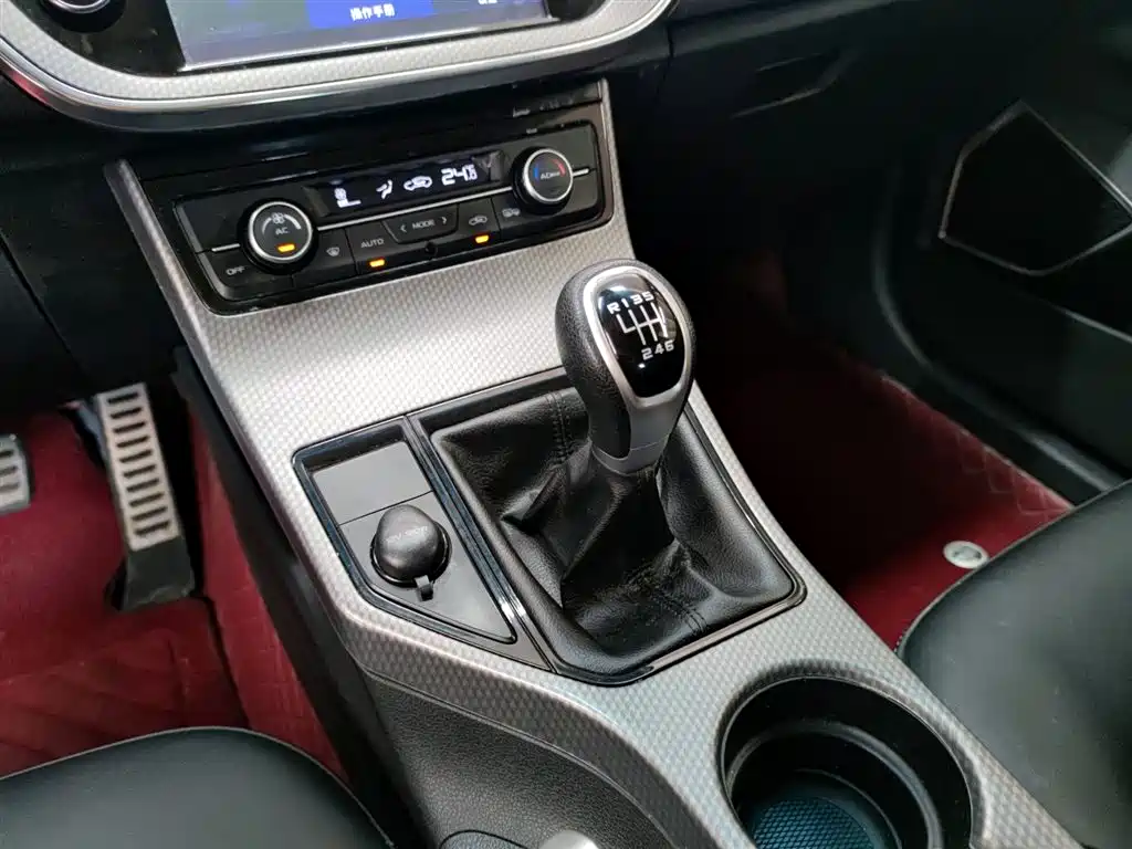 Geely Emgrand GS 2018 — фото 14