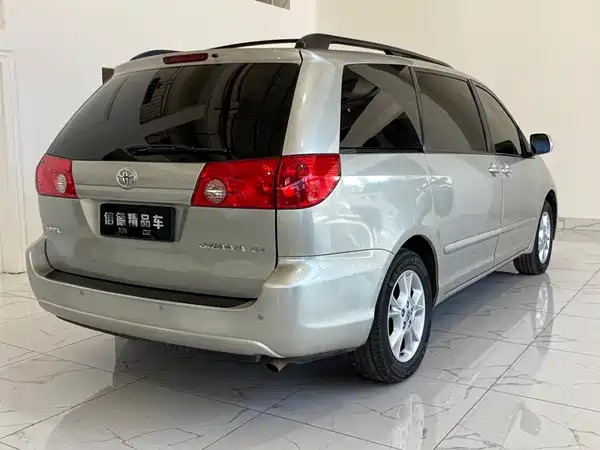 Toyota Sienna 2005