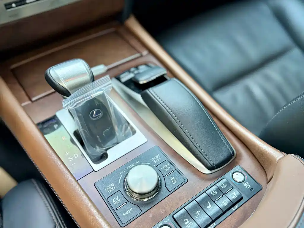 Lexus LS 2013 — фото 12