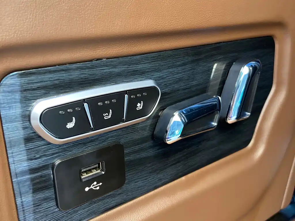 Toyota Sienna 2019 — фото 11