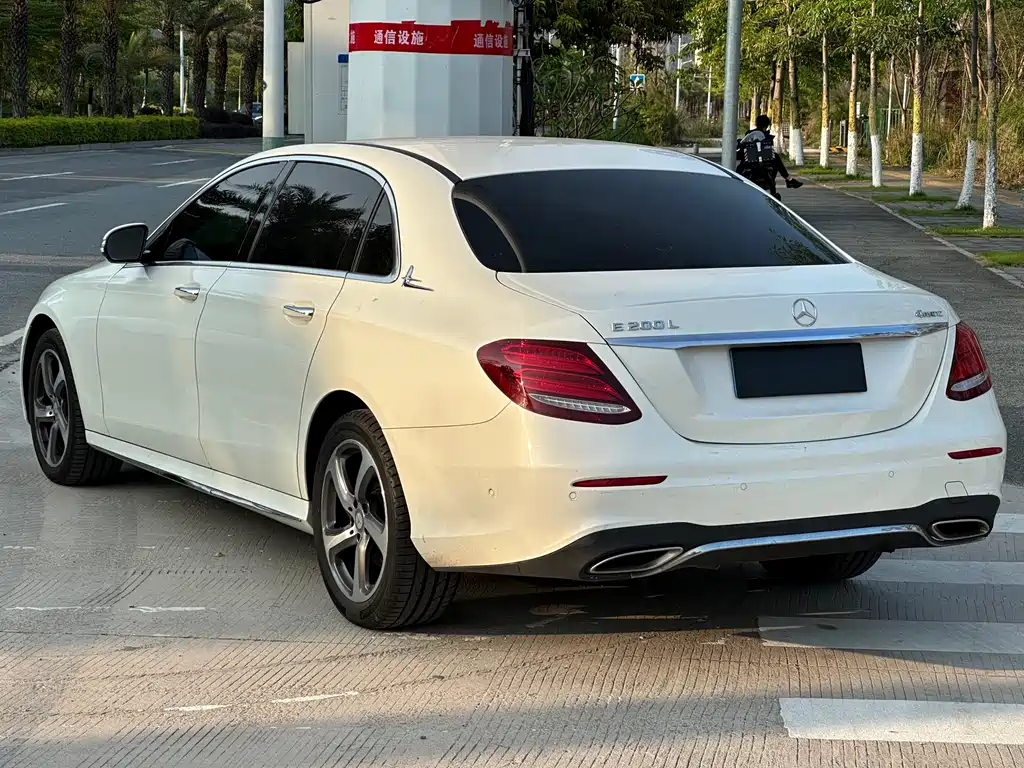 Mercedes-Benz E-Class 2017 — фото 10
