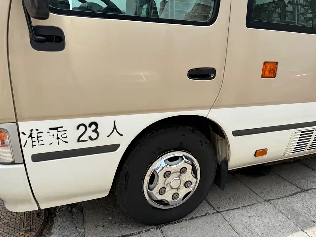 Toyota Coaster 2011 — фото 10