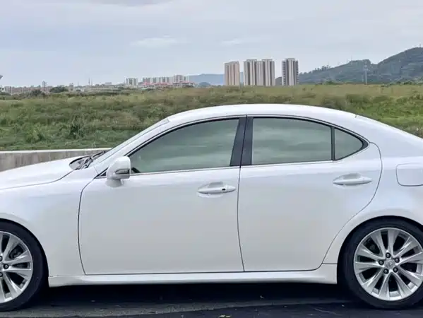 Lexus IS 2009