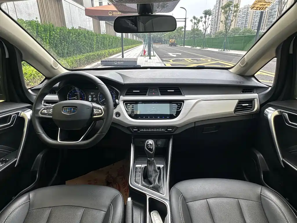 Geely Vision X3 2021 — фото 12
