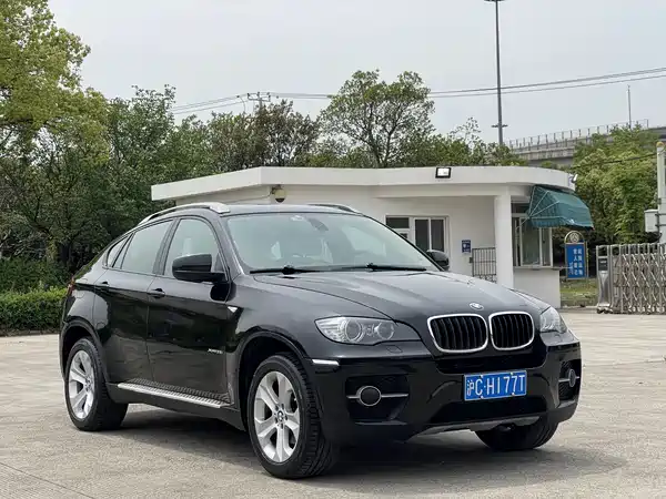 BMW X6 2011
