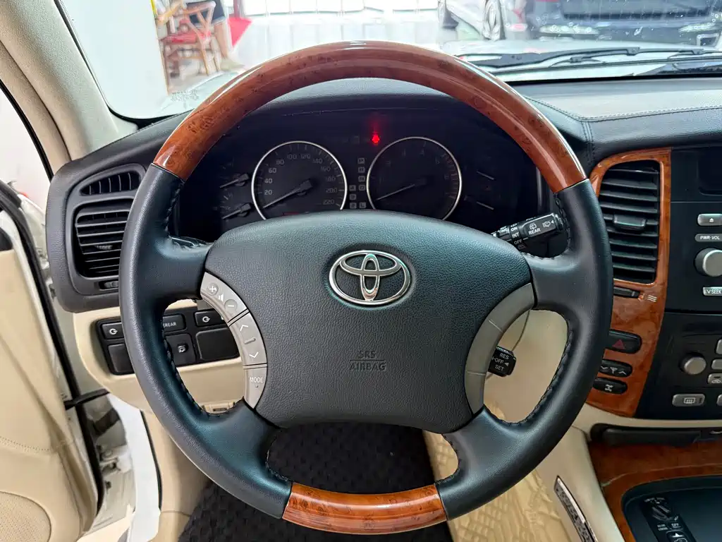 Toyota Land Cruiser 2004