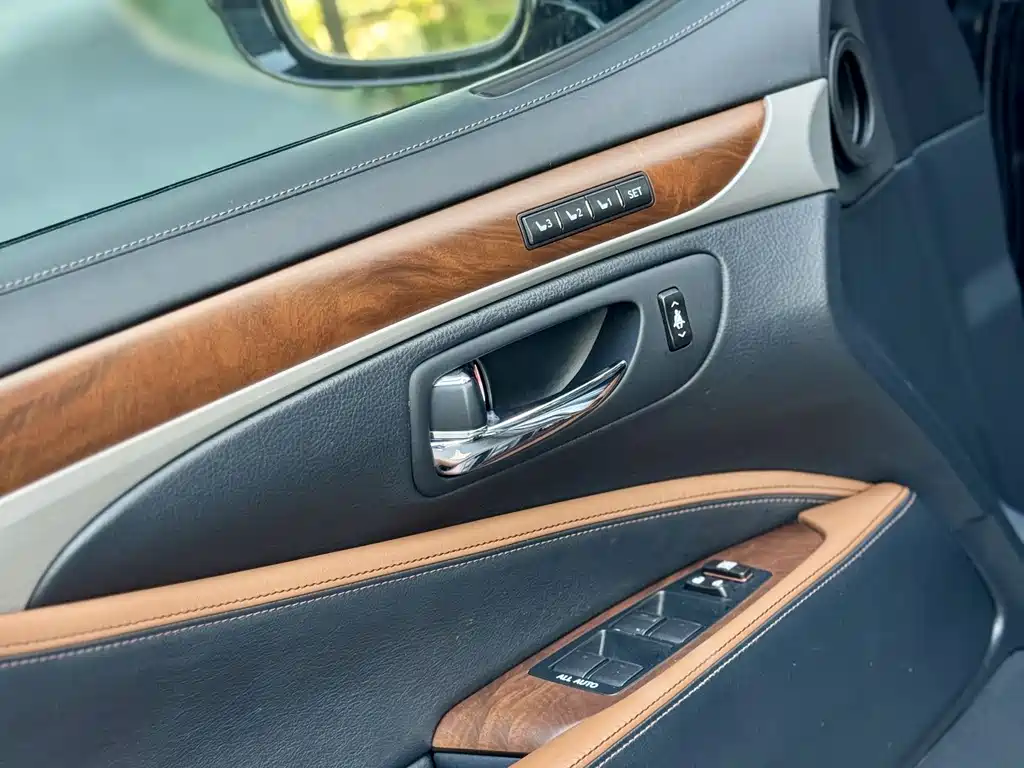 Lexus LS 2013 — фото 24