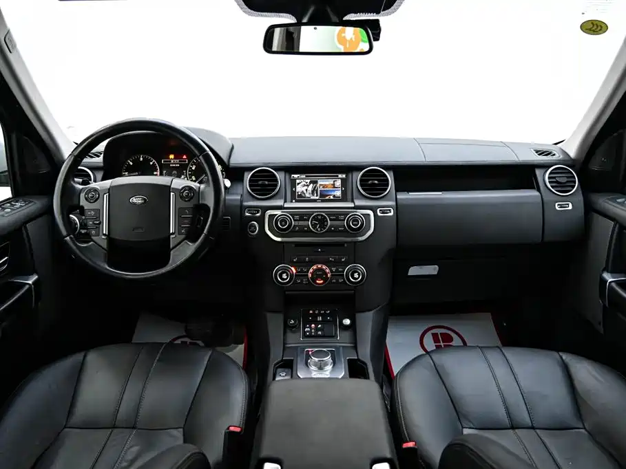 Land Rover Discovery 2016 — фото 10