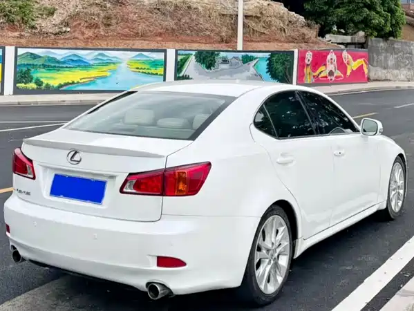 Lexus IS 2009