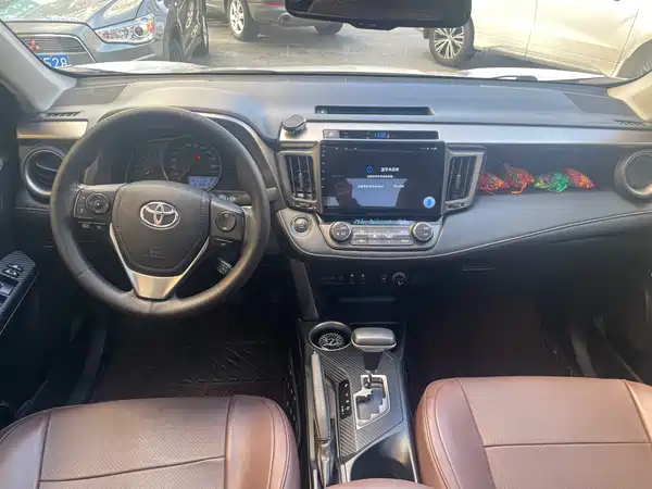 Toyota RAV4 2015