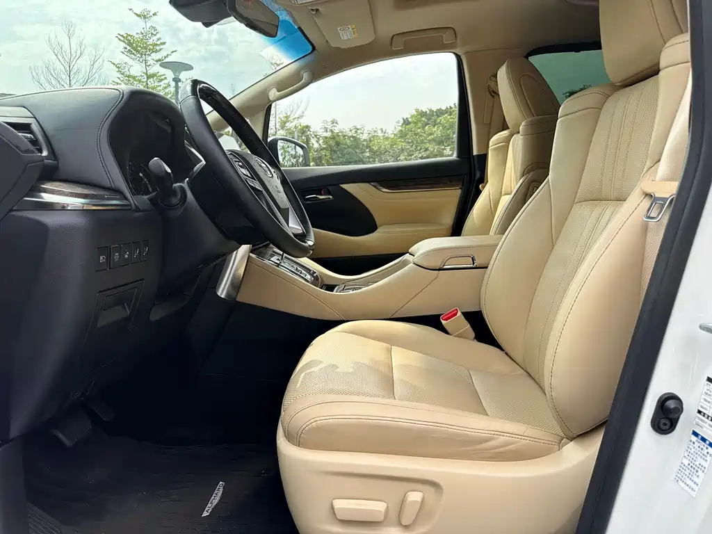 Toyota Alphard 2021 — фото 8