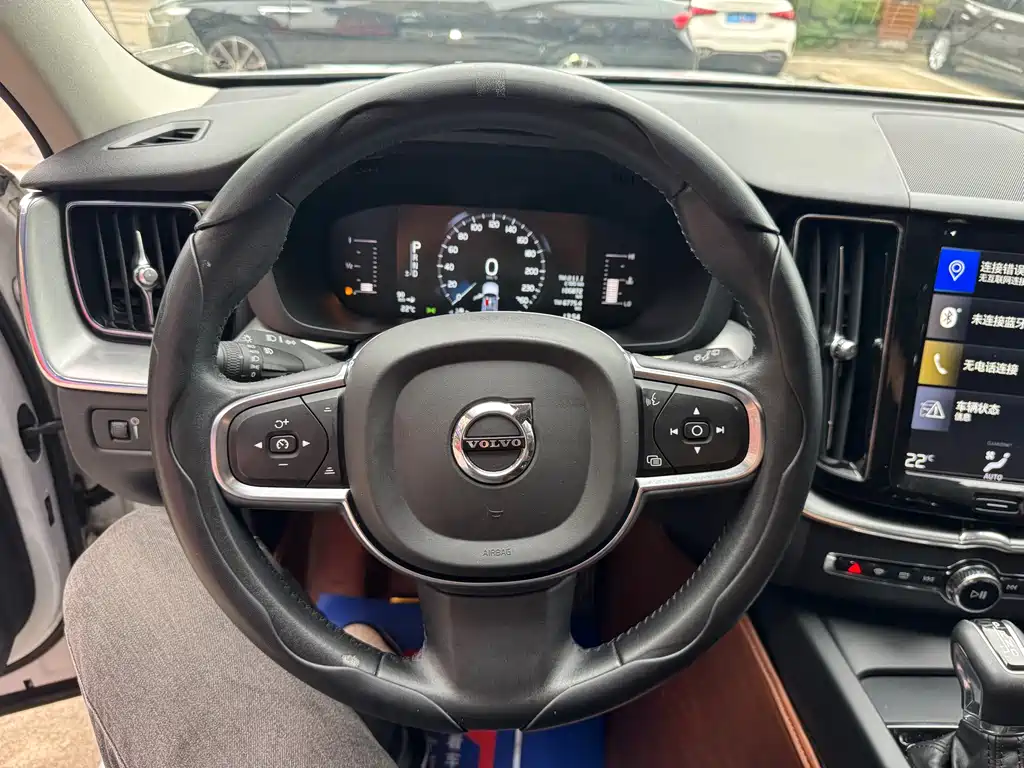 Volvo XC60 2020 — фото 19