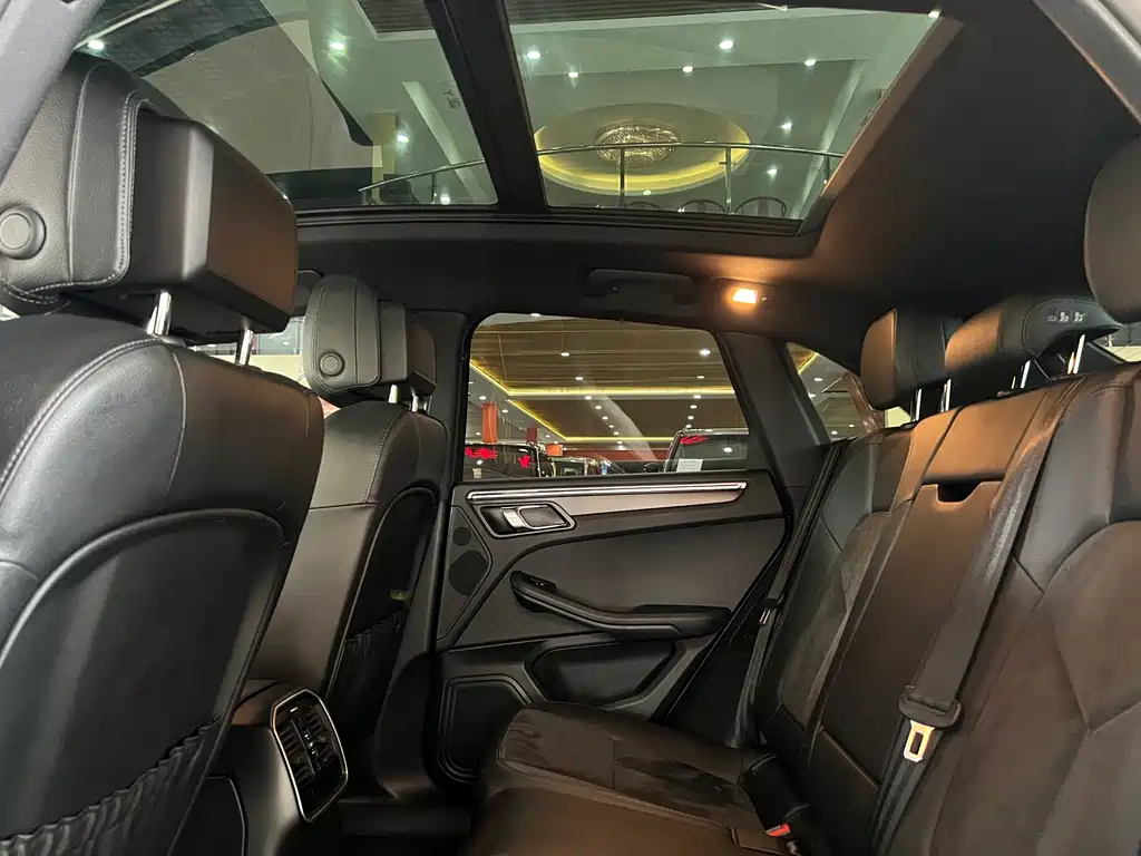 Porsche Macan 2020 — фото 15