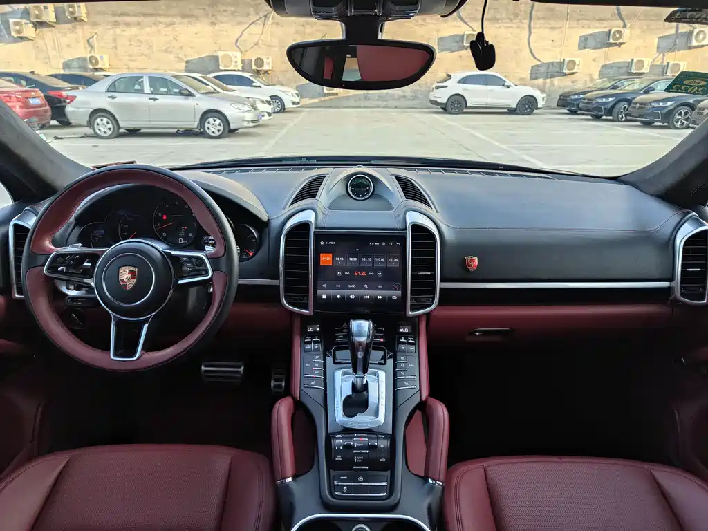 Porsche Cayenne 2016 — фото 12